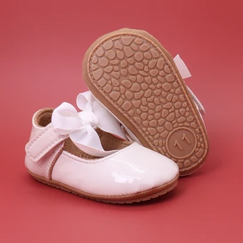 Обувь для новорожденных девочек, нескользящая резиновая подошва, обувь принцессы с бантом, Дышащая детская обувь для прогулок из искусственной кожи